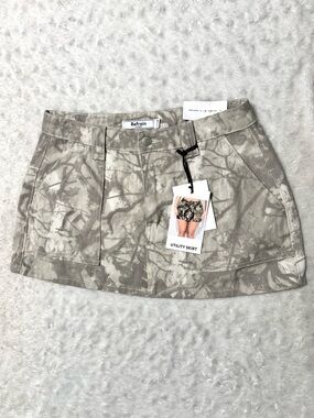 NWT- Refrain Los Angeles Neutral Tree Camo Utility Mini Skirt